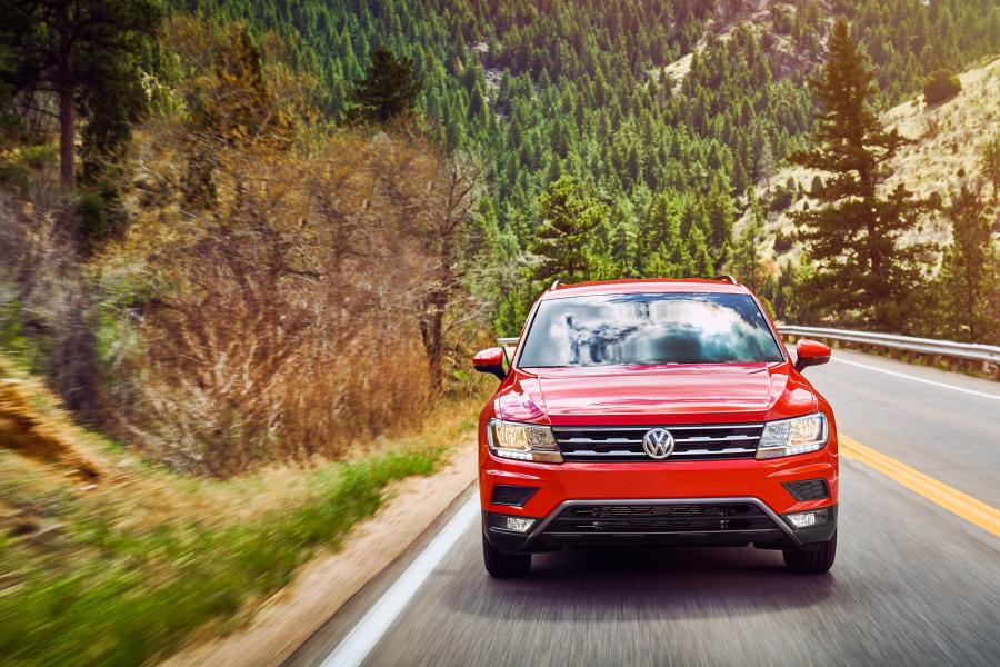  Volkswagen Tiguan S 2017 года  (NA) (фото 4 из 20)